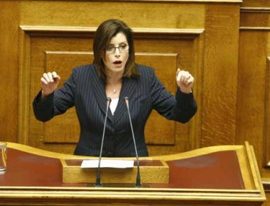 Άγριος καυγάς μεταξύ Ασημακοπούλου και Παππά για τον Αϊνστάιν του Μητσοτάκη